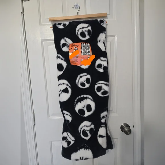 Disney Jack Skellington Luxe Faux Rabbit Fur Throw Blanket NBC Nightmare Before - Picture 1 of 5